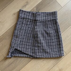 Chic Black and White Tweed Skirt